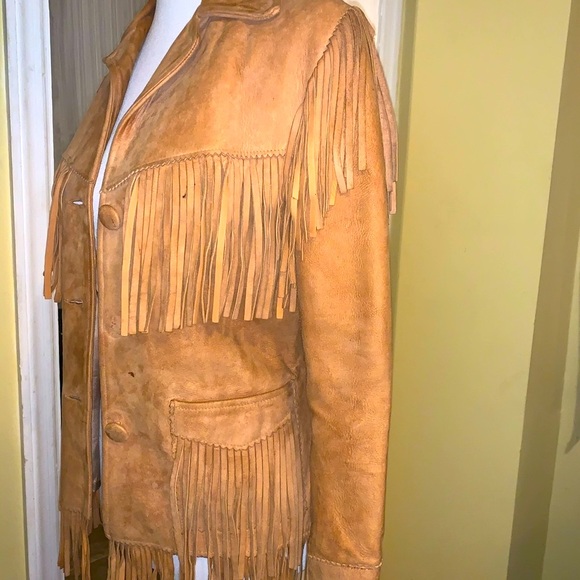 💝SOLD💝🍒Vintage @ThriftNTell fringe suede jacket🍒 - Picture 8 of 13